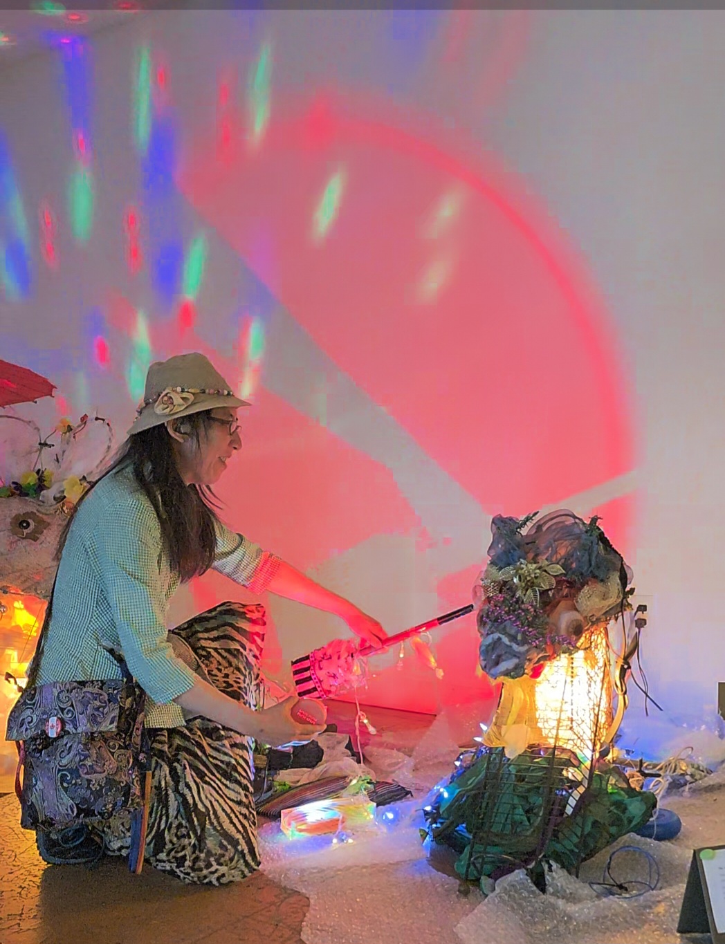 Dragon paddle lantern