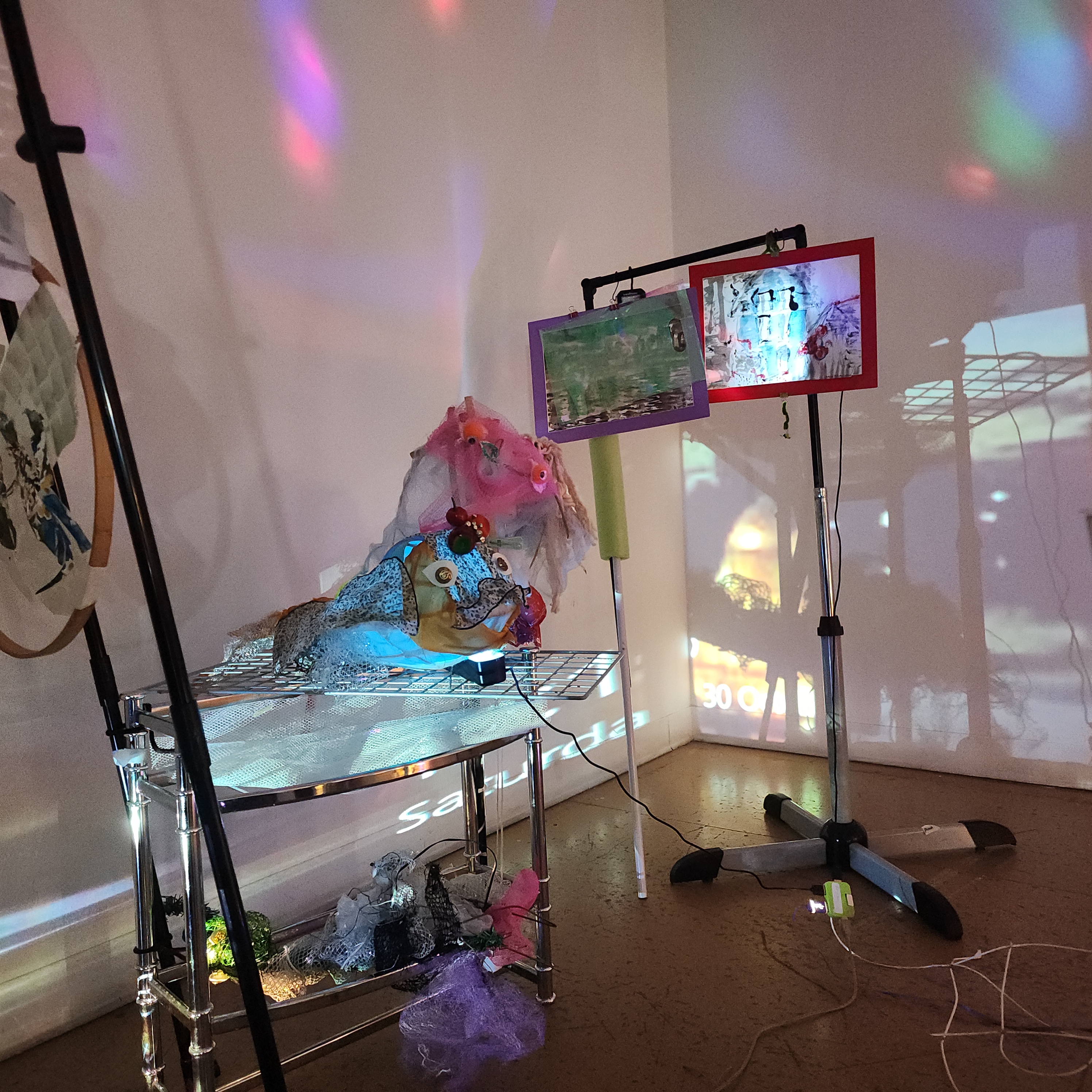 Quan fish and lantern rack